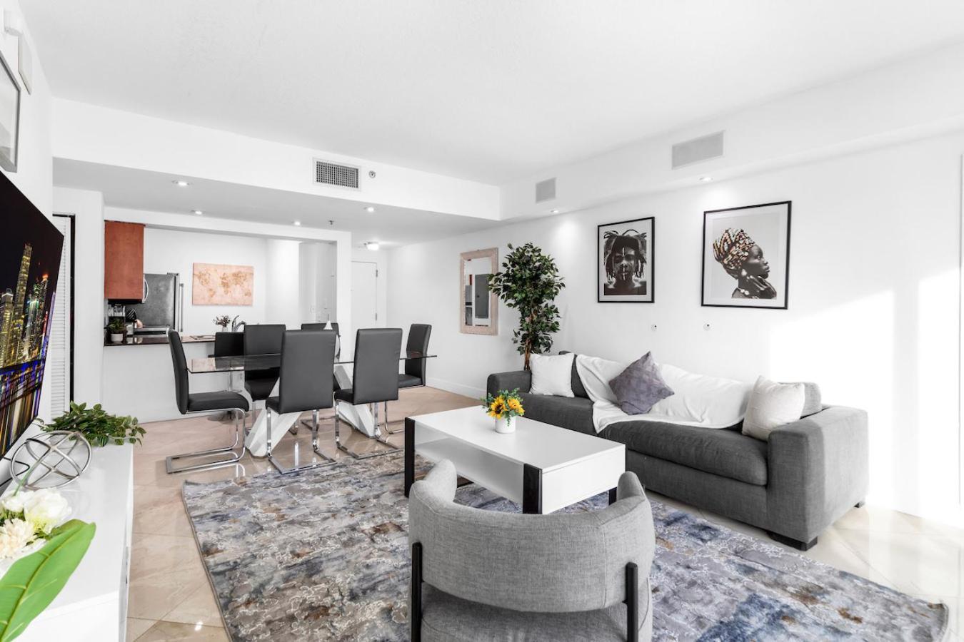 Spacious 2 Bed Unit In Brickell With Free Parking Miami Bagian luar foto
